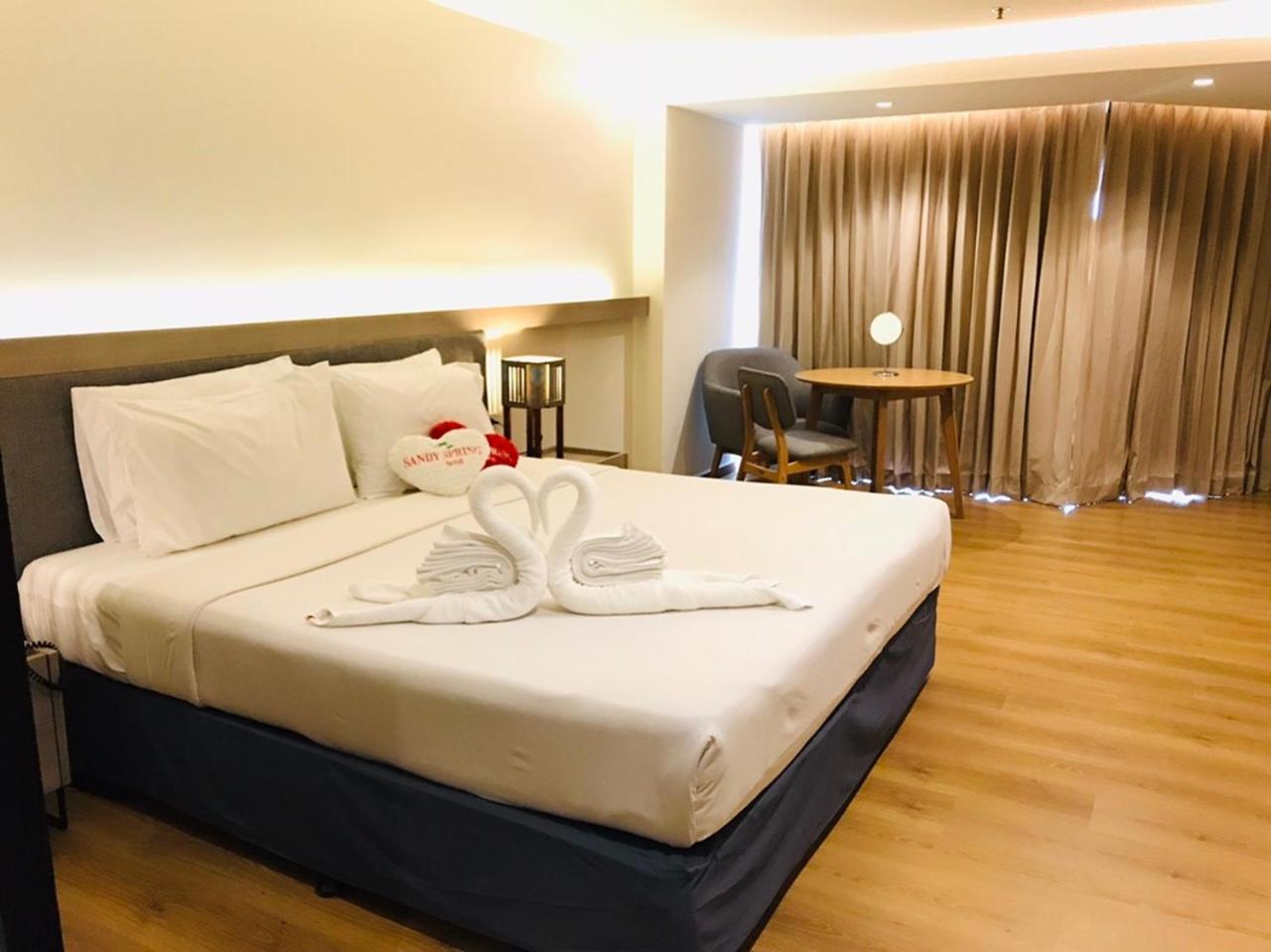 Sandy Spring Hotel Паттайя Экстерьер фото