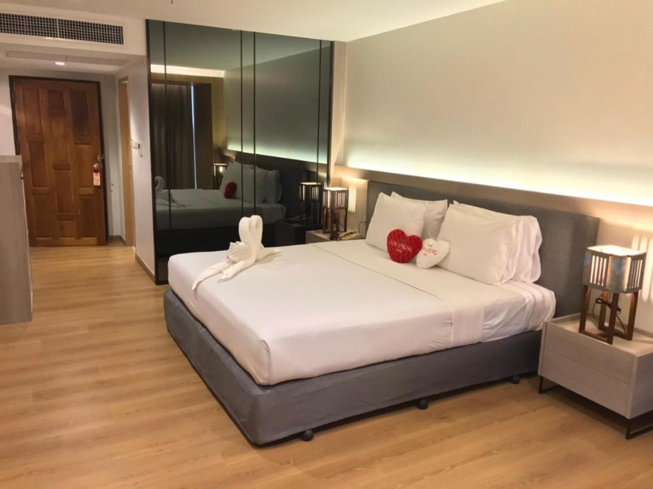 Sandy Spring Hotel Паттайя Экстерьер фото