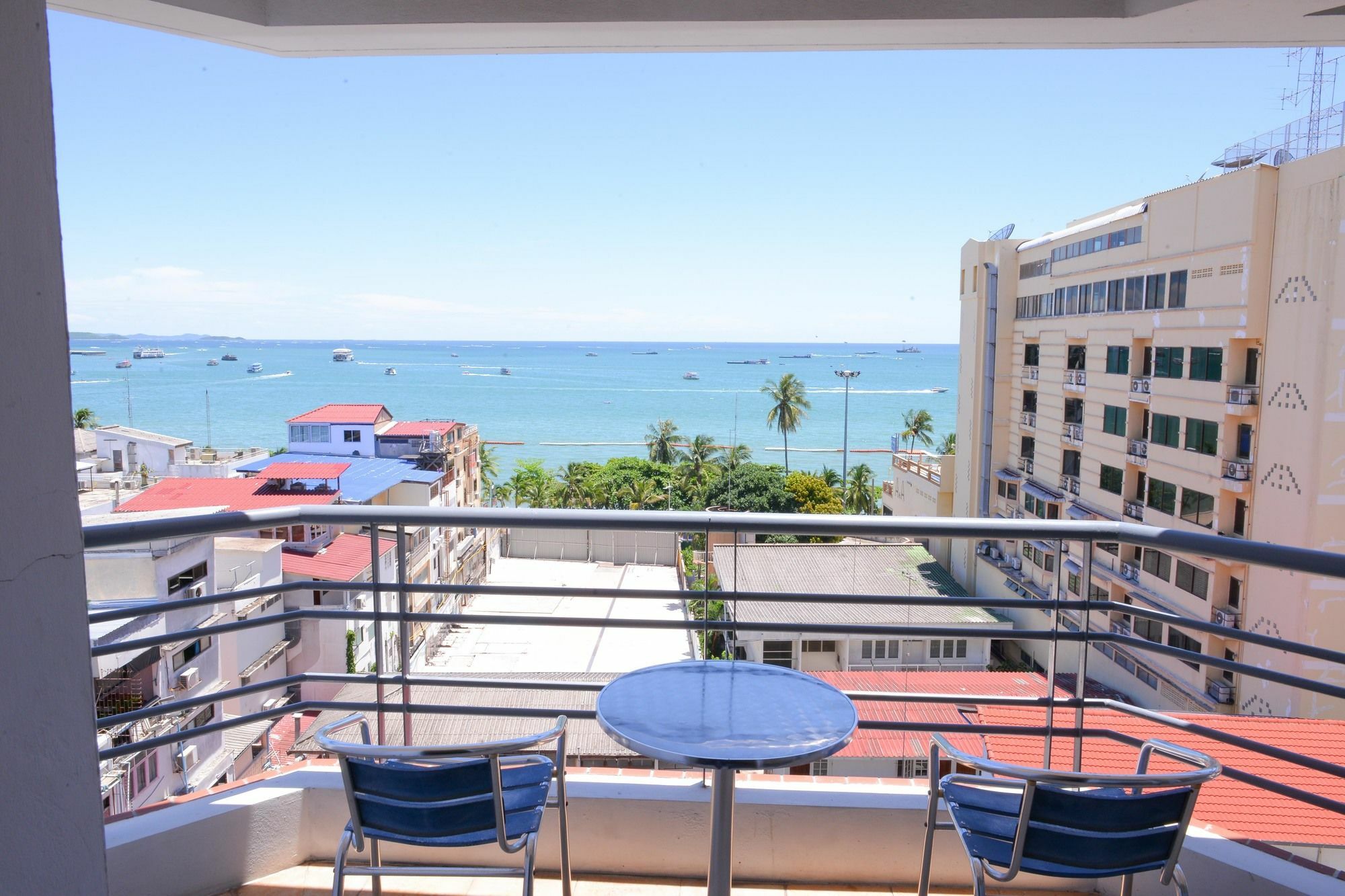 Sandy Spring Hotel Паттайя Экстерьер фото